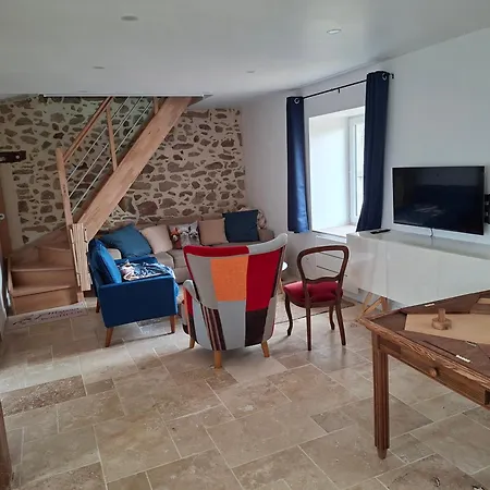 בית נופש Alpaganie , Elevage D'alpagas, Domaine Prive 19ha, 3 Lacs, Peche, Animaux
